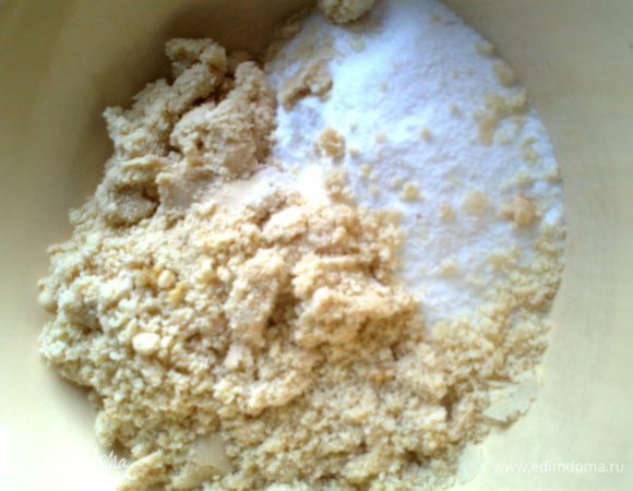 Сахарную пудру тоже можно получить путём перемалывания на кофемолке...