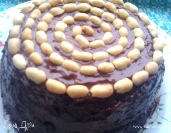 И украшаем,например, такой спиралью из орешков))