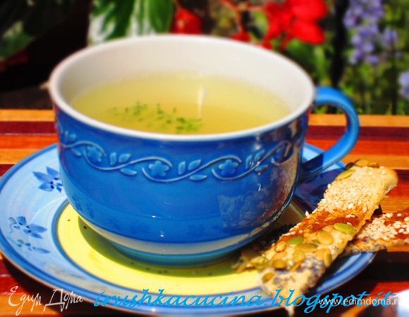 Великолепный консоме от Леночки (Elenissima)http://www.edimdoma.ru/retsepty/52405-konsome-s-krutonami,которое я подавала с вкуснейшими хлебцами от Викули (Ла ванда) http://www.edimdoma.ru/retsepty/52679-hlebtsy-ugolok-frantsii. Oчень всем рекомендую!!!! Девочки, спасибо огромнейшее за прекрасные рецепты