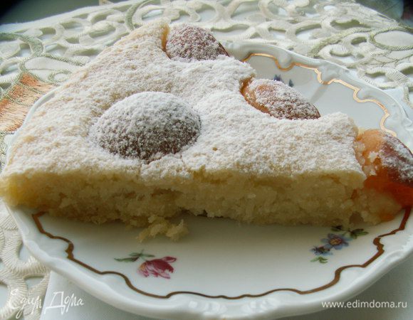 Очень мне понравился сочный и нежный пирог из кабачкового теста с абрикосами от Наталиhttp://www.edimdoma.ru/retsepty/56138-pirog-iz-kabachkovogo-testa-s-abrikosami Сейчас самое время его испечь - море кабачков и абрикосов!!! Наташенька, спасибо!!!