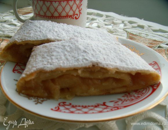 Я просто влюбилась в нежнейший яблочный рулет от Катерины http://www.edimdoma.ru/retsepty/56157-yugoslavskiy-yablochnyy-rulet Сочетание творожного теста и яблочной начинки восхитительное! Катюша, спасибо за рецепт!