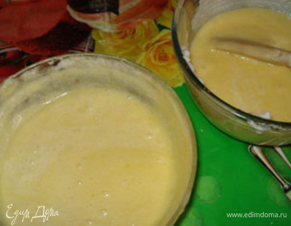 Полученное тесто разделите на 2 части.