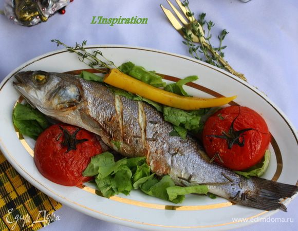 И отправляем в разогретую до 180 градусов духовку на 30 минут. Если запекаете большого сибаса, то потребуется примерно 45-50 минут. Также можно немного смягчить это блюдо, заменив острый перец на сладкий. Приятного аппетита Вам!!!