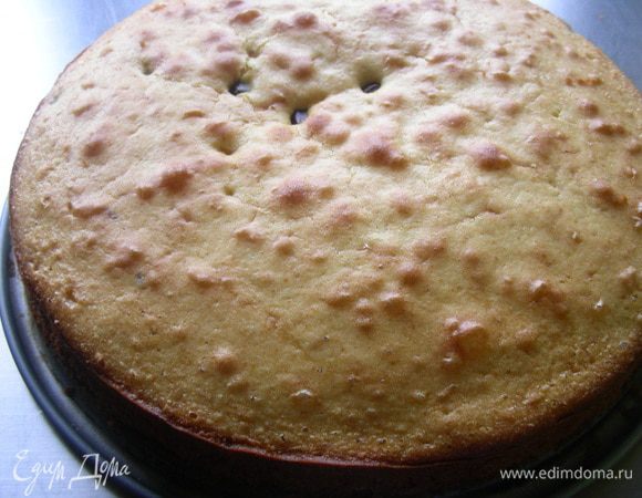 Коржу даем полностью остыть.
