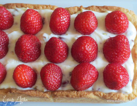 ....затем ягоды и украсить листочками мяты. Охладить в холодильнике 2 часа.