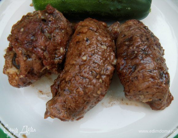  На днях  готовила свиные рулетики с финиками от Sенечки http://www.edimdoma.ru/retsepty/56319-svinye-ruletiki-s-farshirovannymi-finikami-raz-dva-i-gotovo очень вкусная закуска, которая для меня была основным блюдом))). Сочетание невероятно насыщенное и аппетитное, просто объедение! Ксюша, в очередной раз спасибо за прекрасный рецепт!