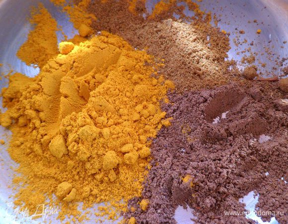 Все специи для маринада смешиваем в чашке