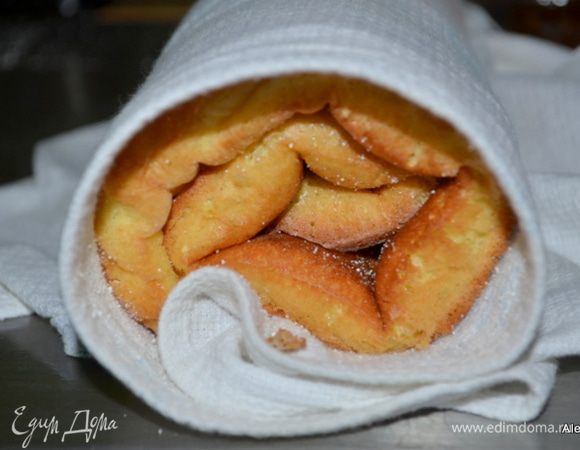 Тут же свернем рулетом осторожно. И оставим на несколько минут.