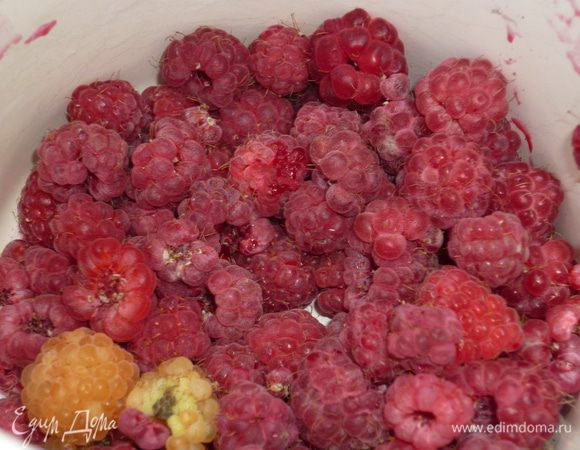 Малинка...а вот теперь и ее выход на сцену этой сладкой оперы