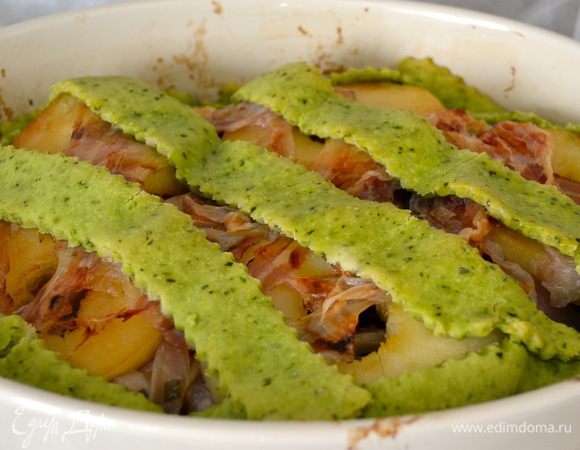 Готовому блюду дать немного постоять и подавать в горячем или теплом виде. 