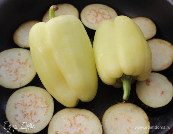 Обжарить на оливковом масле с двух сторон.