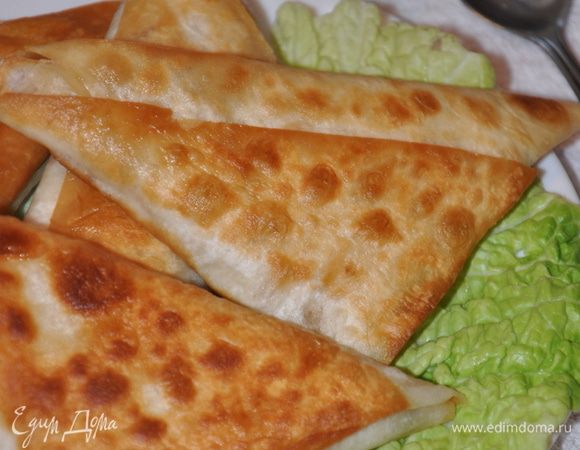 Пирожки обжариваются очень быстро, буквально за пару минут и получаются с хрустящей корочкой. Приятного аппетита!