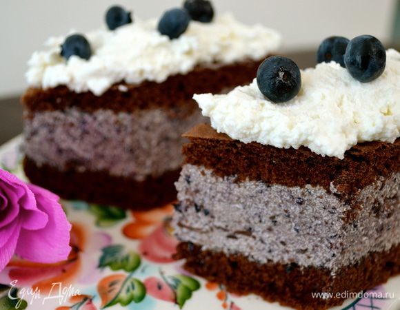 На прошлые выходные делала Торт "Черничный соблазн" - РД от Марьяны http://www.edimdoma.ru/retsepty/56232-tort-chernichnyy-soblazn Вкусно, свежо и понравится всем любителям ягодных десертов! Рекомендую!  