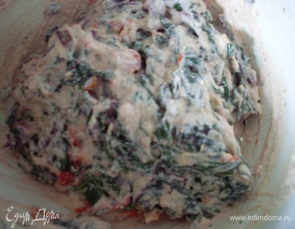 Смешала свеклу и сыр.