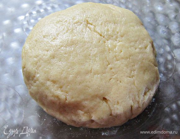 Замесить тесто.