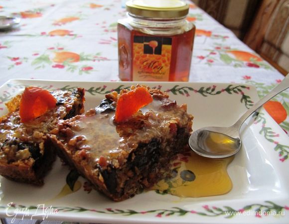 А тут уже плита просигналила, что запеканку и слойки можно доставать.