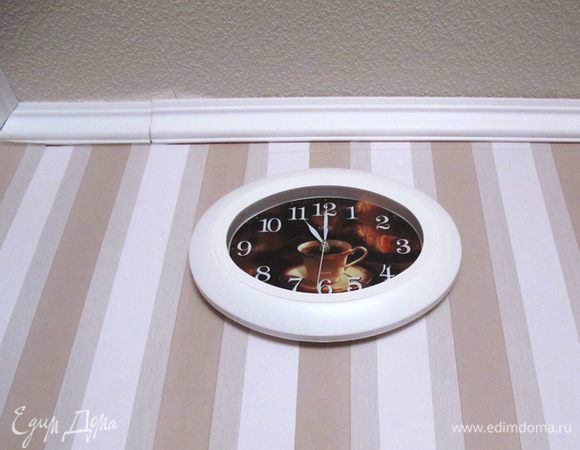 11.00
Мы на финише. Сервируем стол и будим нашего соню. 
