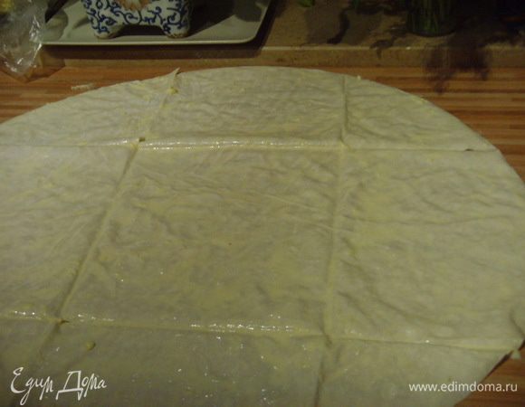 Третий и последний лист смазать не так обильно, примерно половиной от оставшейся смеси