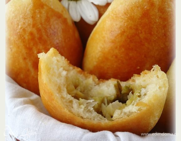 Выпекать в заранее разогретой духовке  при 180-200 гр. ~ 20-25 мин. или до золотистой корочки.
Приятного!!
