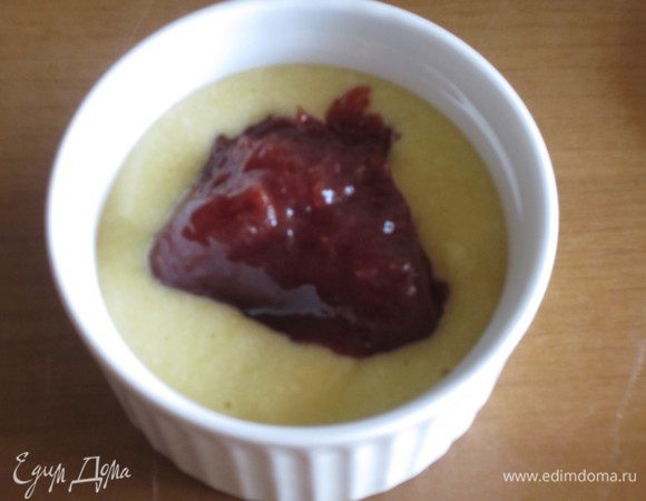 В серединку положить по 1ст.л.  варенья.