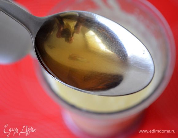 Добавить коньяк и еще раз взбить