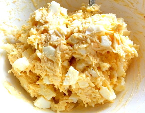 Тщательно перемешать! Начинка готова...