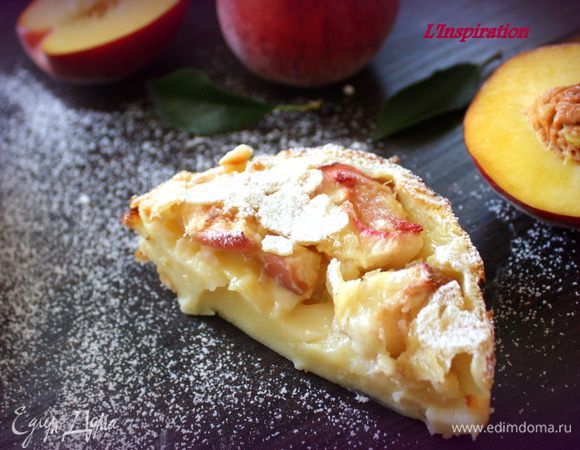 Достаем,слегка остужаем и посыпаем сахарной пудрой. А вот какой он в разрезе!! Вкууууусный!!!!