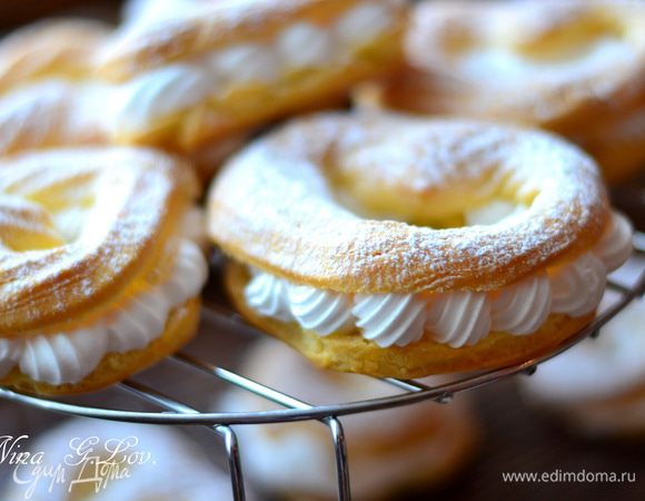 И посыпаем сахарной пудрой.