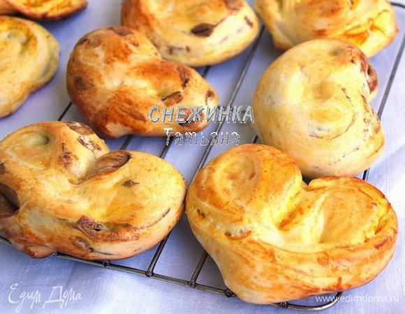 Сразу же ставим выпекаться в разогретую до 180С духовку на 20 минут.