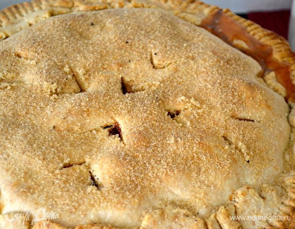 Минут за 15 до окончания выпечки, присыпать поверхность пая 4 ст.л. ванильного сахара. Пирог готов, когда он приобрел золотистый цвет. Если начинка будет выходить за "пределы" пирога, не пугайтесь! Так вполне может быть! ))) В этом случае, под форму с пирогом лучше постелить лист пекарской бумаги...     