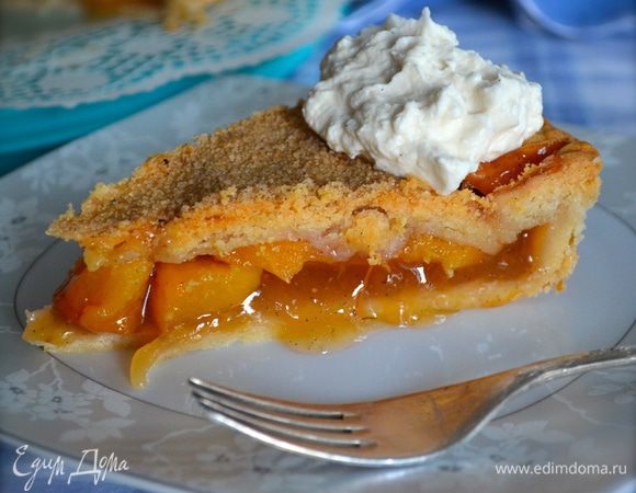 Идеально еще слегка теплый кусочек пирога, со сливками и с чашечкой чай (кофе). Но и в остывшем виде очень-очень вкусно!!! ))) 