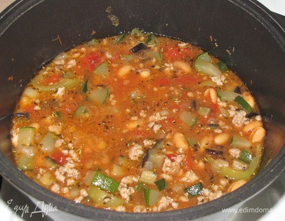 Все перемешать, если нужно -посолить. Накрыть крышкой и готовить еще 20 минут.