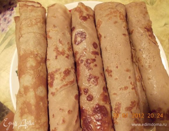 Скрутить блины в трубочки и отправить в холодильник на 1 час