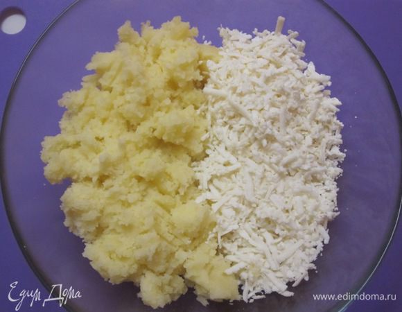Картофель я протерла через сито. Можно пропустить через мясорубку.