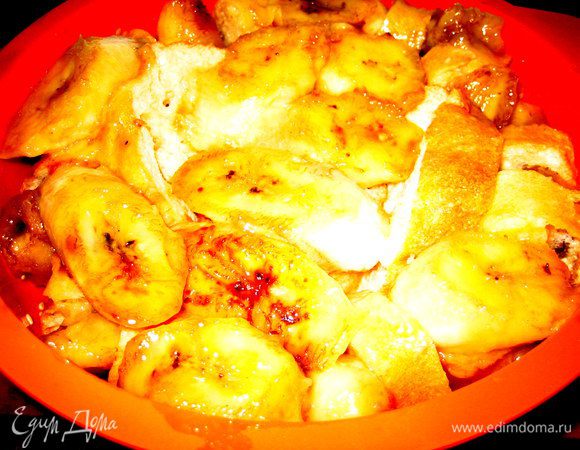 Так заполняем до верха, слегка прижимая хлебом...