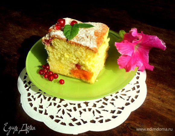 Перед подачей пирог разрезать на кусочки. Приятного аппетита!