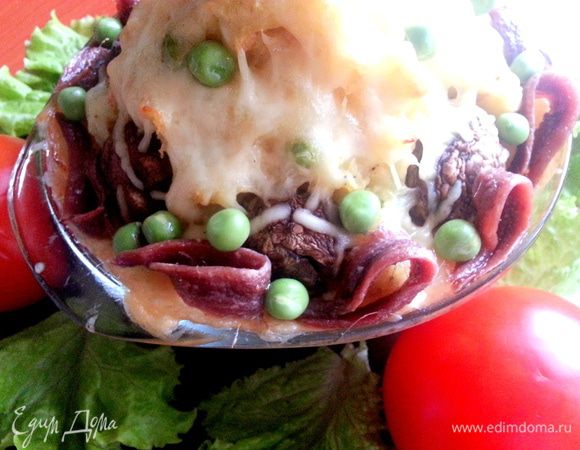 Подать рыбку можно вот так...., по краю горки!