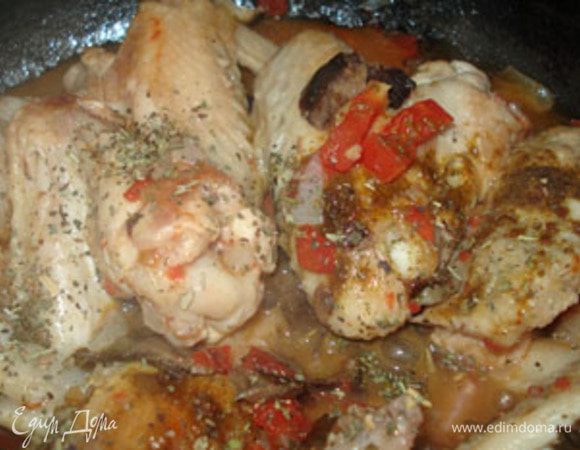 Добавить травы и пряности и еще немного потушить до мягкости.