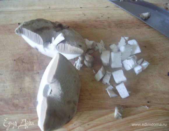 Порезать подберезовики.