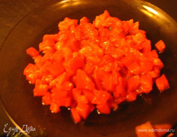 Сладкий перец тоже...У меня оказался маринованный,как раз подходит по составу начинки...Но Вы можете взять любой!