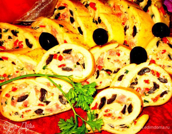 Затем нарезаем острым ножом на кусочки.