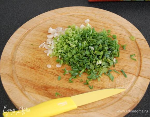 Зелень порубить 