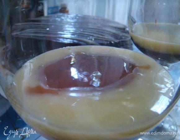 Сверху ложку сиропа, и снова глазурь