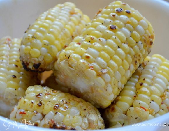 Выложить в блюдо,полить или смазать кисточкой со всех сторон маслом готовым. Подаем к столу. Приятного аппетита.