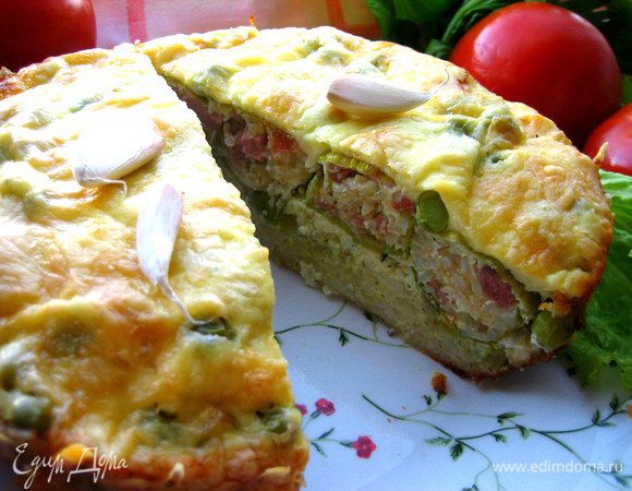 Разрезать можно сразу...,запеканочка отлично держит форму)))