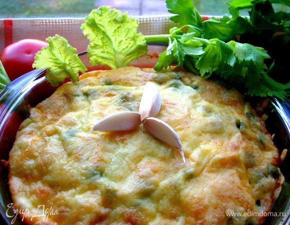 Также такую запеканочку можно приготовить и в микроволновке за 5 минут,пока не расплавится сыр! Только корочки,конечно,уже не будет)))