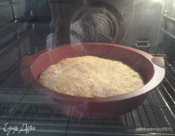 Выпекать в предварительно разогретой до 200 градусов духовке  до готовности, приблизительно 25-30 минут