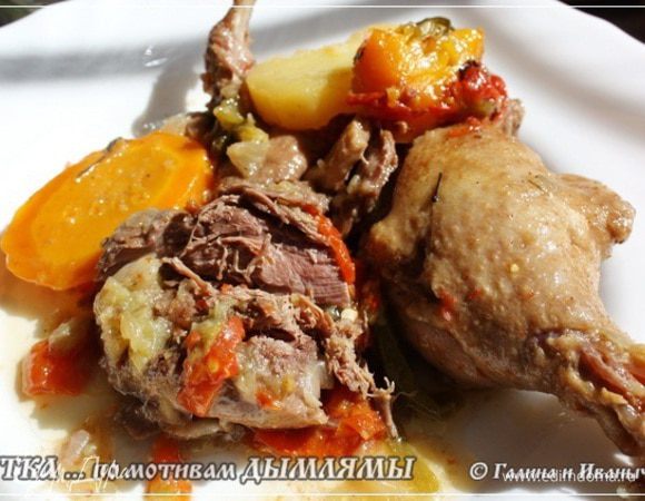 А вот уже и «деловые», что называется, куски утиные. В качестве гарнира конечно же те самые пропаренные овощи. 
Вот такая дымляма из утки!
Ангела вам за трапезой!
