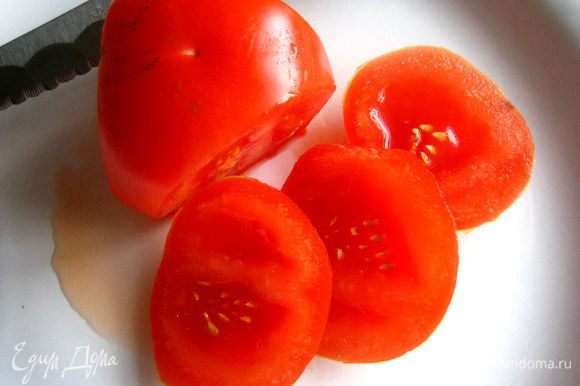 Теперь МК по вырезанию "мака" из томатов))) От упругого помидора отрезаем бочок!