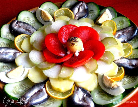 Праздничная закуска-ассорти готова!!! Постояв в холодильнике,лимончик сделал своё дело и промариновал ближайшее окружение из рыбки и овощей))) Выбирай на вкус!